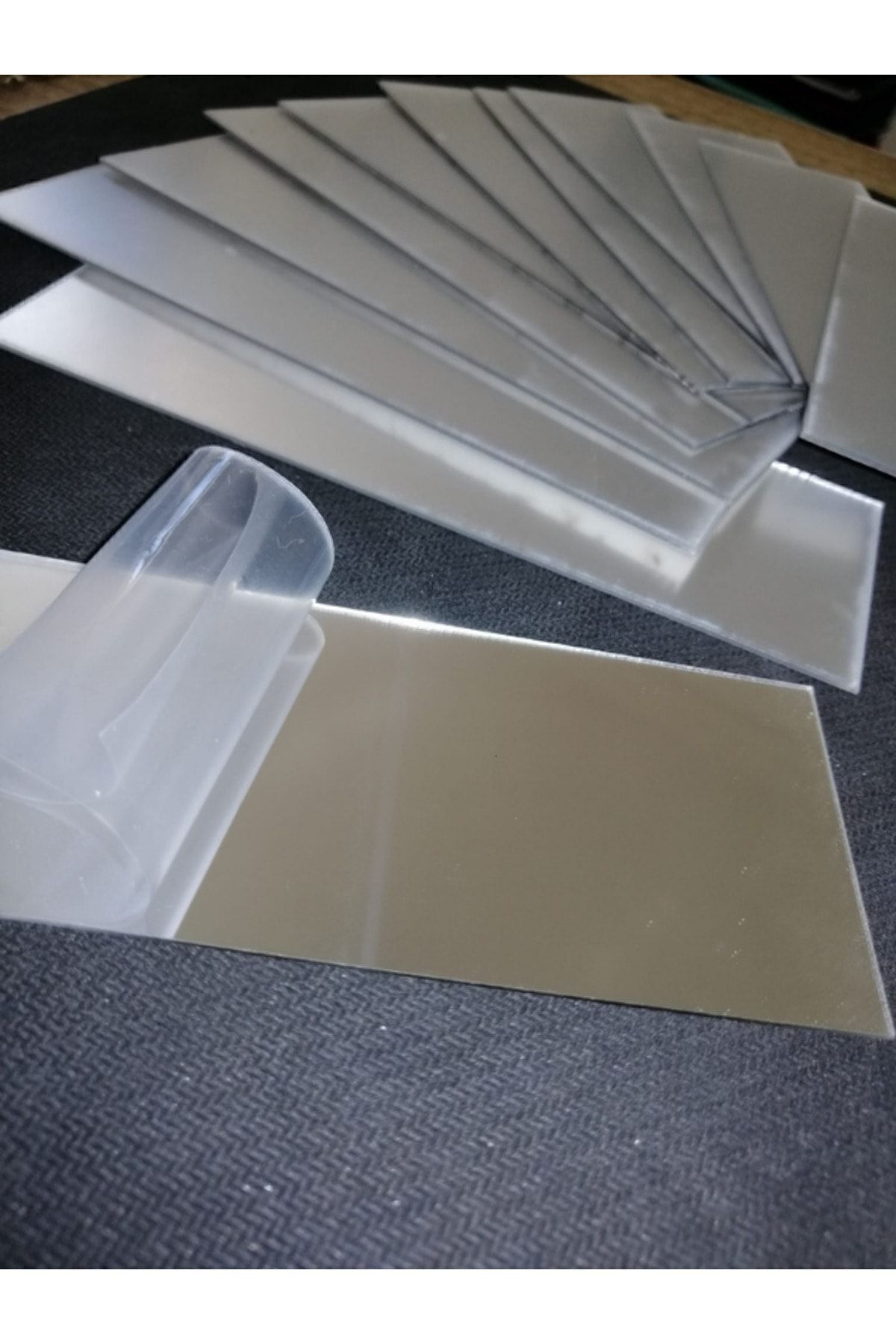 Ayna Dekoratif Tuğla Desenli Gümüş Pleksi 10 Adet 5X20CM Kendinden Yapışkanlı